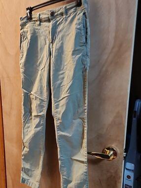 American Eagle Outfitters Men’s Chino Pants -olive Green